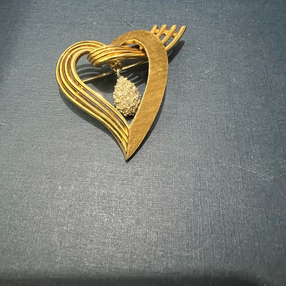 ANTIQUE BOUCHER 9400P BROACH 3D MOVEMENT SIGNED